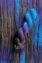 Load image into Gallery viewer, Moonlit Peace (dk)