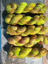 Load image into Gallery viewer, Feeling Yellow (sport)