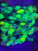 Load image into Gallery viewer, Honey Blossoms (sport)