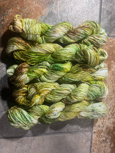 Load image into Gallery viewer, Woody (worsted)