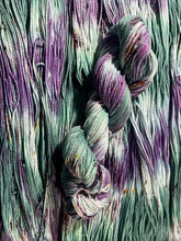 Load image into Gallery viewer, RollerGirl (worsted)