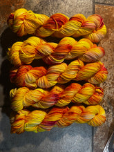 Load image into Gallery viewer, Golden Apple (worsted)