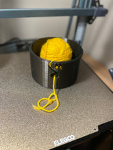 Load image into Gallery viewer, Classic yarn bowl with took holder
