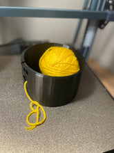 Load image into Gallery viewer, Classic yarn bowl with took holder
