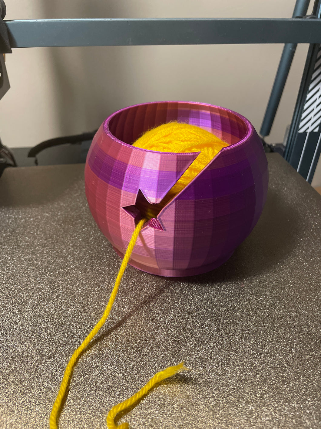 Color shift 1 star yarn bowl