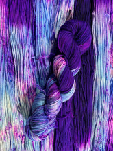 Load image into Gallery viewer, Grape Squishy (dk)
