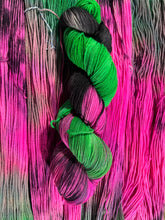 Load image into Gallery viewer, Dragons Bite (sport)
