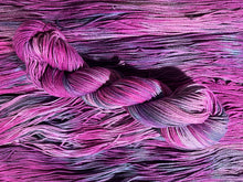 Load image into Gallery viewer, Winter Berries (worsted)
