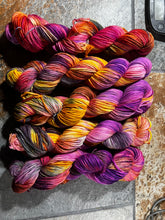 Load image into Gallery viewer, Persistent Bloom (sport)
