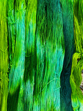 Load image into Gallery viewer, Glow Madam Glow (fingering)
