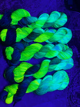 Load image into Gallery viewer, Glow Madam Glow (fingering)
