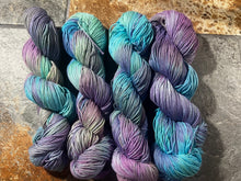 Load image into Gallery viewer, Moonbeams Float (dk)
