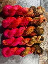 Load image into Gallery viewer, Athena (Dk)
