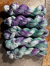 Load image into Gallery viewer, RollerGirl (worsted)
