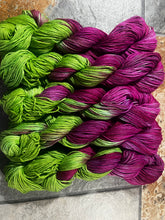 Load image into Gallery viewer, Sweet Kicks (worsted)
