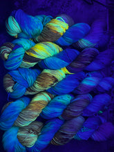 Load image into Gallery viewer, Life’s a Peach (sport)
