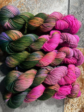 Load image into Gallery viewer, Pink Paradise (sport)
