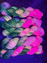 Load image into Gallery viewer, Pink Paradise (sport)

