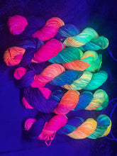 Load image into Gallery viewer, Sparkles and Rainbows (dk sparkle)
